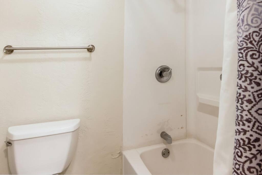 Lovely 1 Bedroom With Kitchen, Free Wifi & Parking Капаа Екстериор снимка