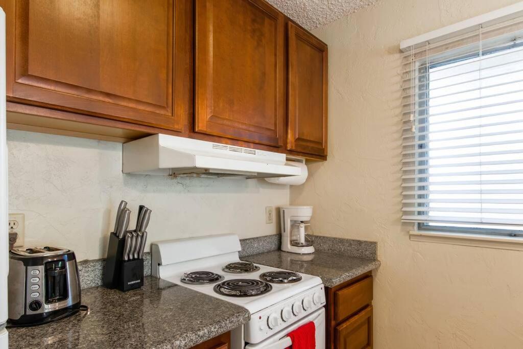 Lovely 1 Bedroom With Kitchen, Free Wifi & Parking Капаа Екстериор снимка